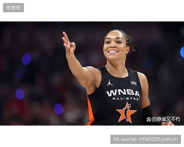 克拉克在对阵神秘人比赛中打出矛盾表现,高效得分助攻伴随高失误。 克拉克在对阵神秘人比赛中打出矛盾表现,高效得分助攻伴随高失误。